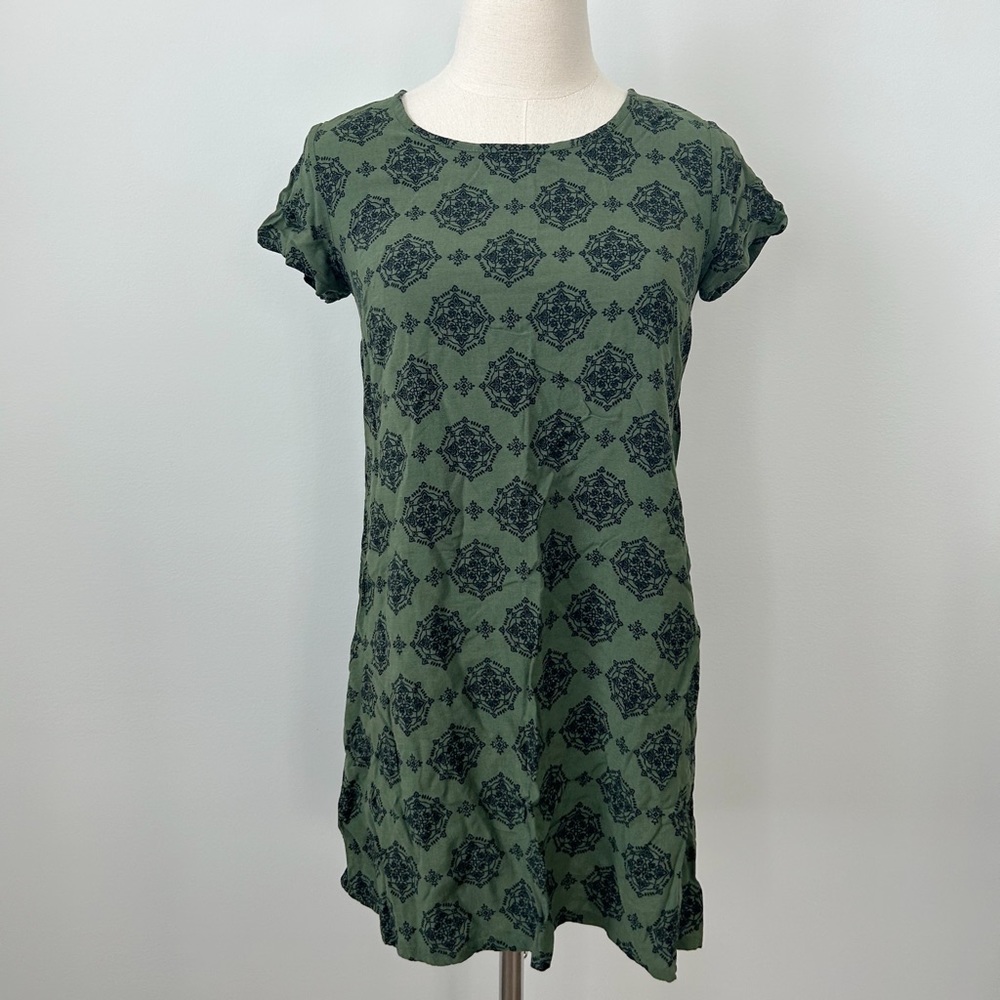 Forever 21 Green Printed Shift Dress in Size Small